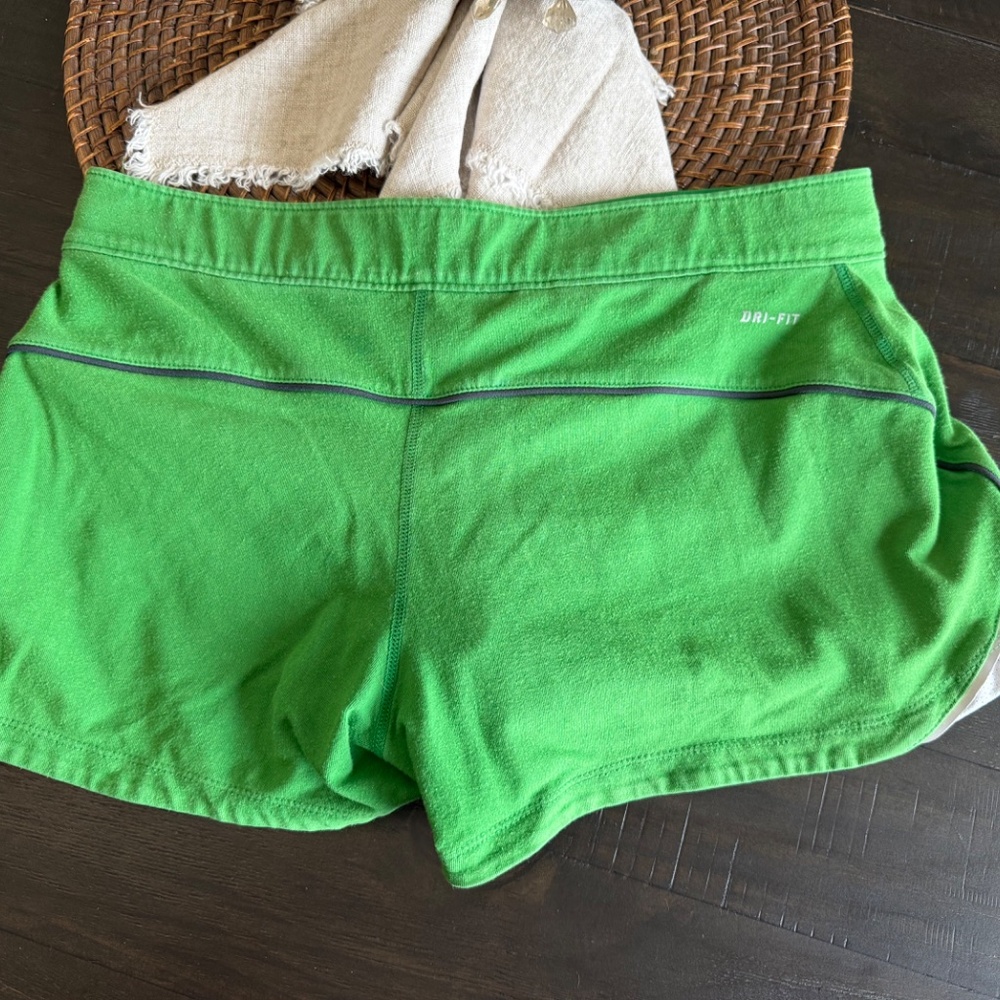 Nike Runners Shorts - Picture 5 of 7